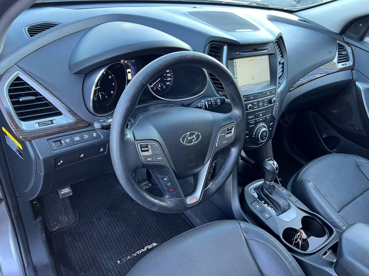 2017 Hyundai Santa Fe Sport Limited**AWD**Jamais Accidente**SAAQ CERTIFIEE**TOIT OUVRANT PANORAMIQUE**SIEGE EN CUIR**CAMERA DE RECUL**SIEGES CHAUFFNATS AVANT ET ARRIERE**Siege Ventile**Volant Chauffant**Navigation**Alerte d'angle Mort**MAGS** Image principale