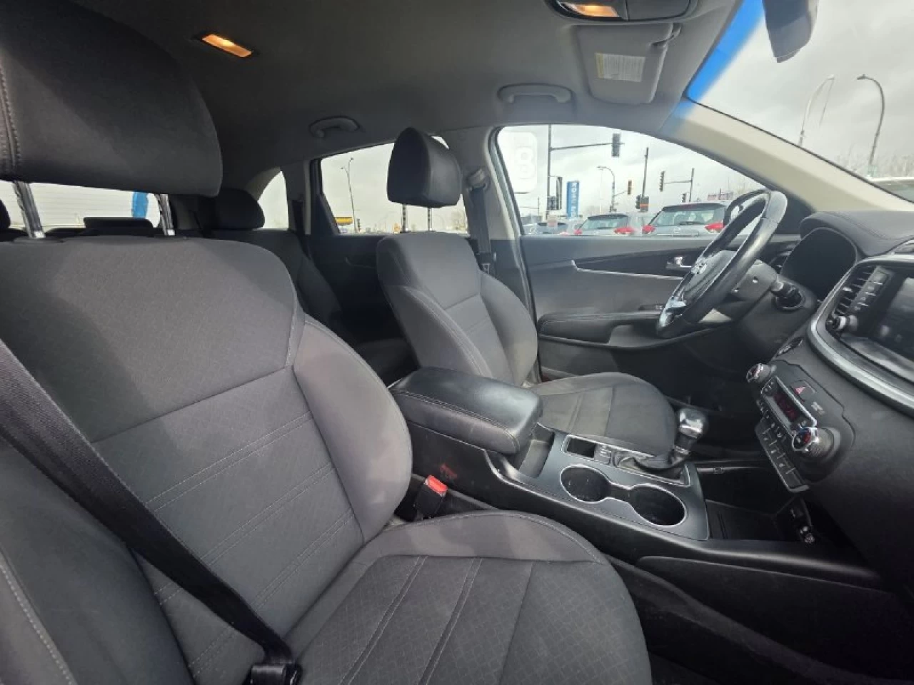 2019 Kia Sorento **LX**7 PASSAGERS**AWD**CAMERA DE RECUL**SIEGES CHAUFFANTS**MAGS**EN SPECIAL** Image principale