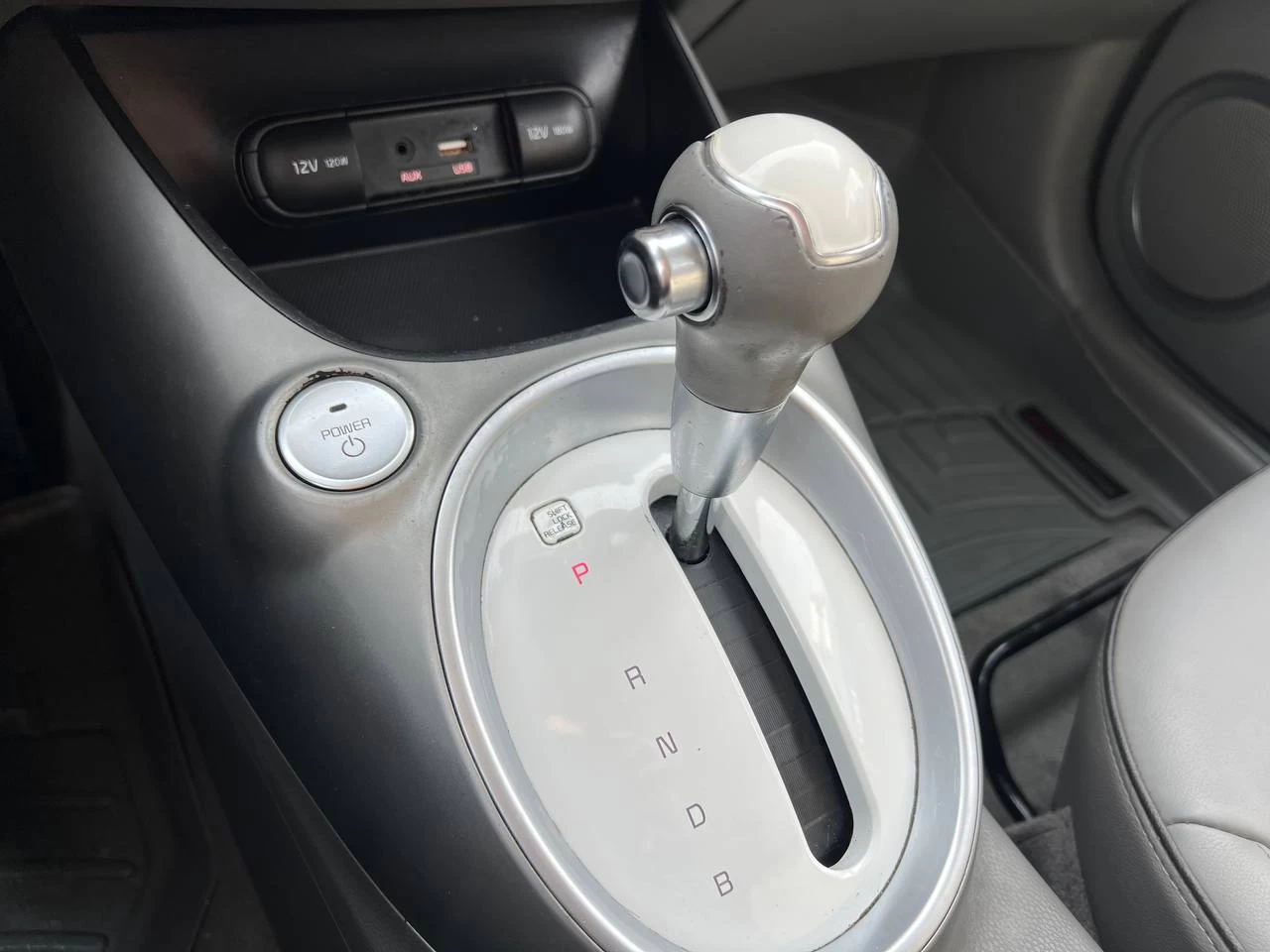 2016 Kia Soul EV Luxury**Jamais Accidentee**NAVIGATION**CUIR**SIEGES CHAUFFANTS AVANT ET ARRIERE**SIEGES FROIDS**VOLANT CHAUFFANT**MAGS** Main Image