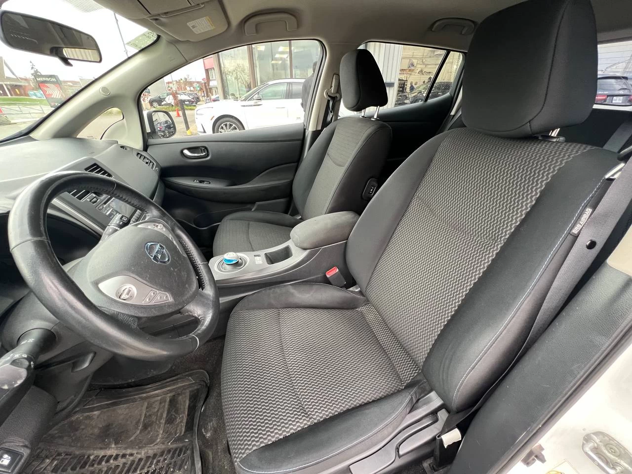 2015 Nissan LEAF SV**Jamais Accidentee**CAMERA DE RECUL**SIEGES CHAUFFANTS EN AVANT ET ARRIERE**VOLANT CHAUFFANTS Image principale