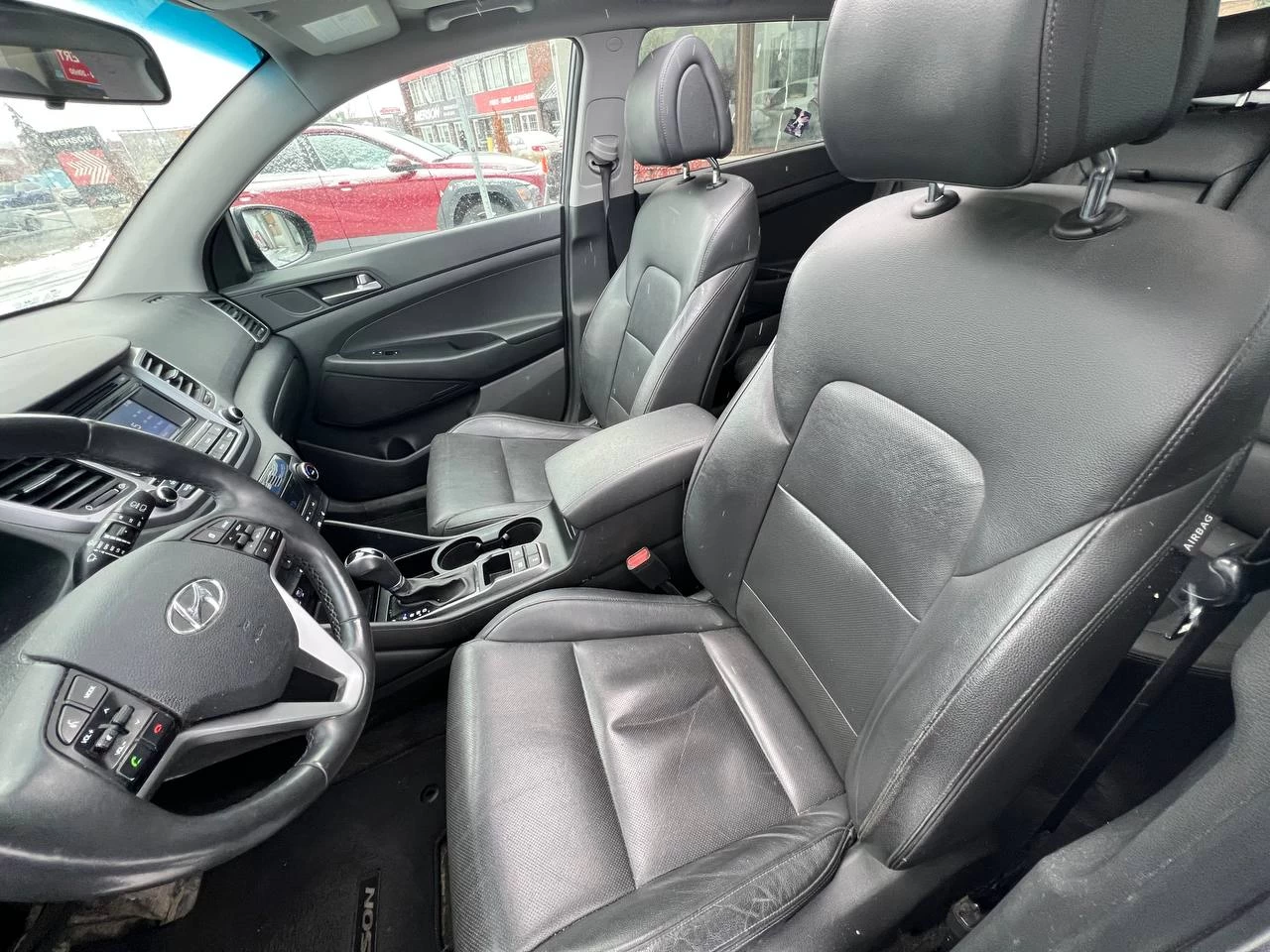 2017 Hyundai Tucson LIMITEE**JAMAIS ACCIDENTEE**CERTIFIEE SAAQ**AWD**TOIT OUVRANT PANORAMIQUE**SIEGES CHAUFFANTS AVANT ET ARRIÈRE**SIEGES EN CUIR**Alerte d’angle mort**VOLANT CHAUFFANT**Mags** Main Image