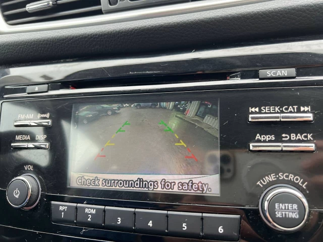 Nissan Rogue SV**AWD**SAAQ CERTIFIEE**Un Proprietaire**TOIT OUVRANT PANORAMIQUE**CAMERA DE RECULE**SIEGES CHAUFFNATS**Mags** 2015