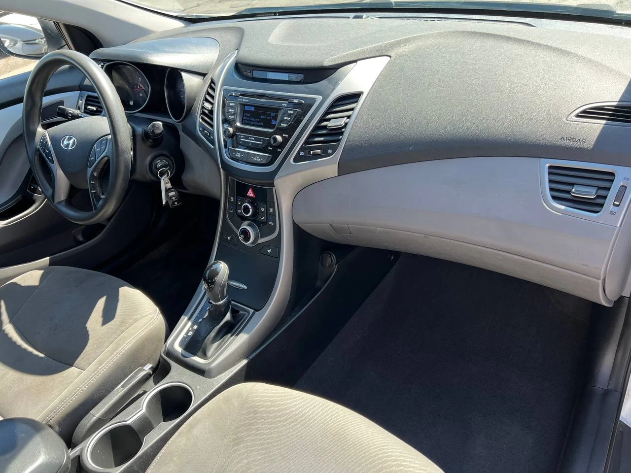 2014 Hyundai Elantra GL**SAAQ CERTIFIEE**SIEGES CHAUFFANTS** Image principale