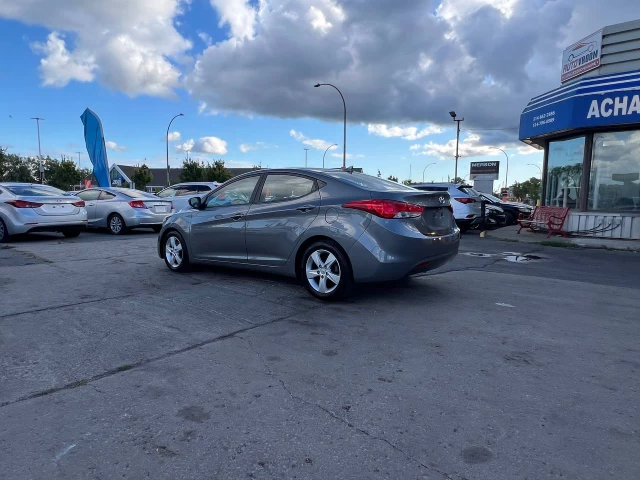 Hyundai Elantra GLS**Toit Ouvrant**SIEGES CHAUFFANTS**SIEGES CHAUFFANTS ARRIERE**MAGS** 2013