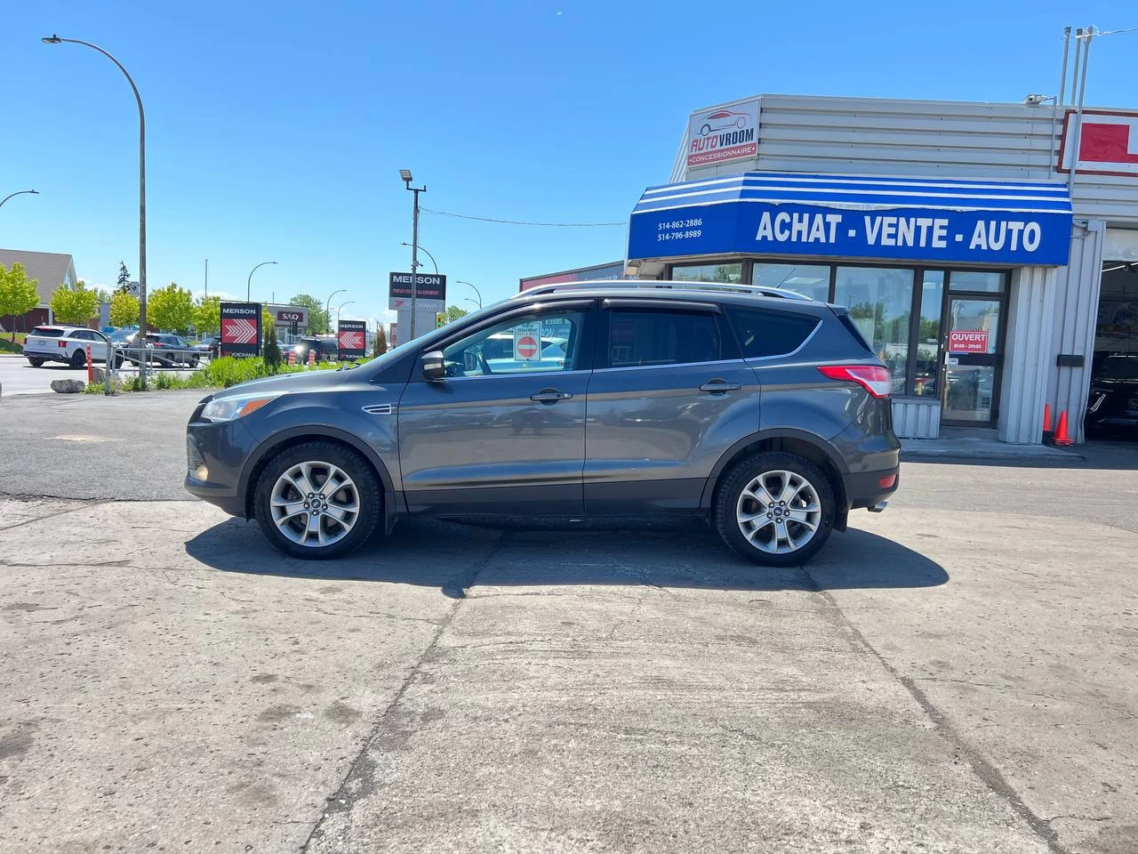2015 Ford Escape Titanium**AWD** Jamais accidente**Toit Ouvrant**CamÉra de Recul**SIEGES EN CUIR**Navigation**SIEGES CHAUFFANTS**dÉmarrage À distance**MAGS** Image principale