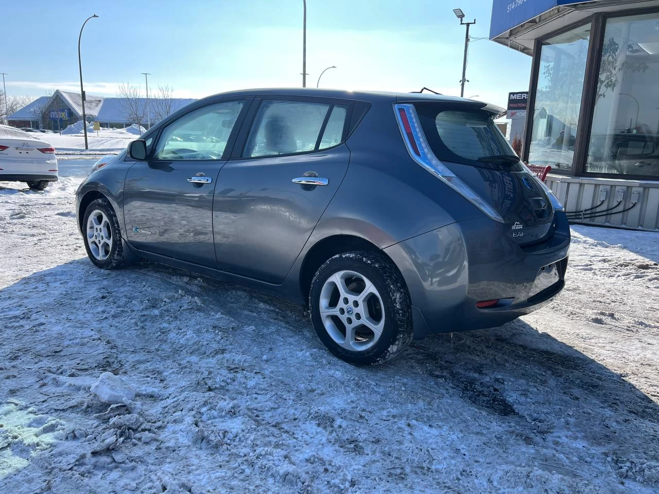 2014 Nissan LEAF SV**JAMAIS ACCIDENTEE**CAMERA DE RECUL**Navi**SIEGES CHAUFFANTS Avant et ArriÈre**Volant Chauffant**Mags**Un Proprietaire** Image principale