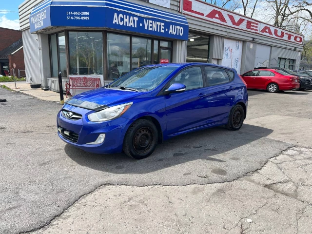 Hyundai Accent GLS**Toit Ouvrant**SIEGES CHAUFFANTS**démarreur a distance** 2013
