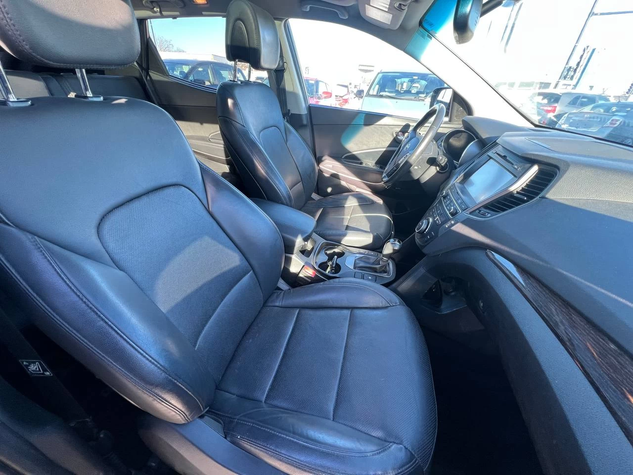 2017 Hyundai Santa Fe Sport Limited**AWD**TOIT OUVRANT PANORAMIQUE**SIEGE EN CUIR**CAMERA DE RECUL**SIEGES CHAUFFNATS AVANT ET ARRIERE**Siege Ventile**Volant Chauffant**Alerte d'angle Mort**MAGS** Image principale