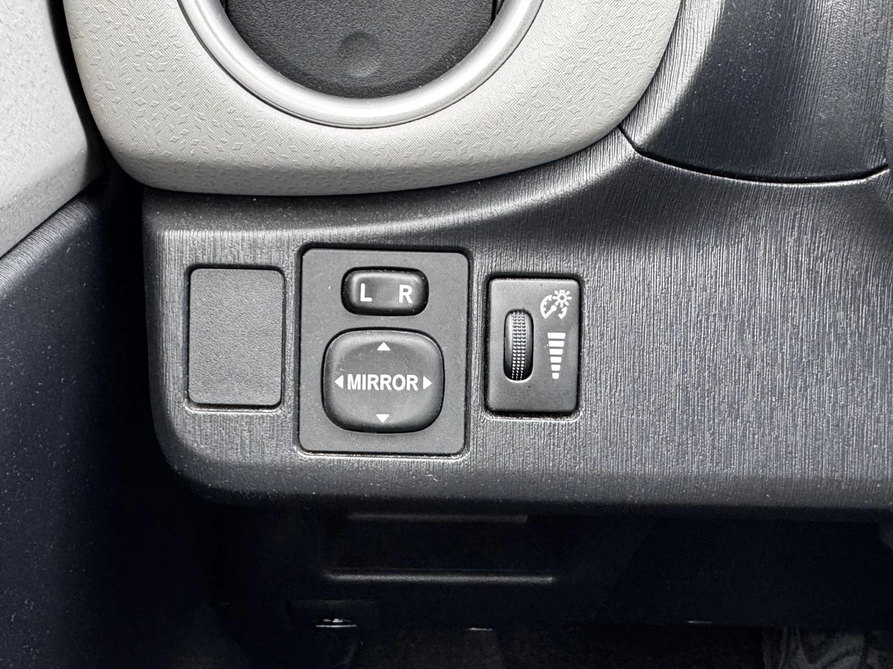 2012 Toyota Yaris LE**BAS KILOMETRAGE** Image principale