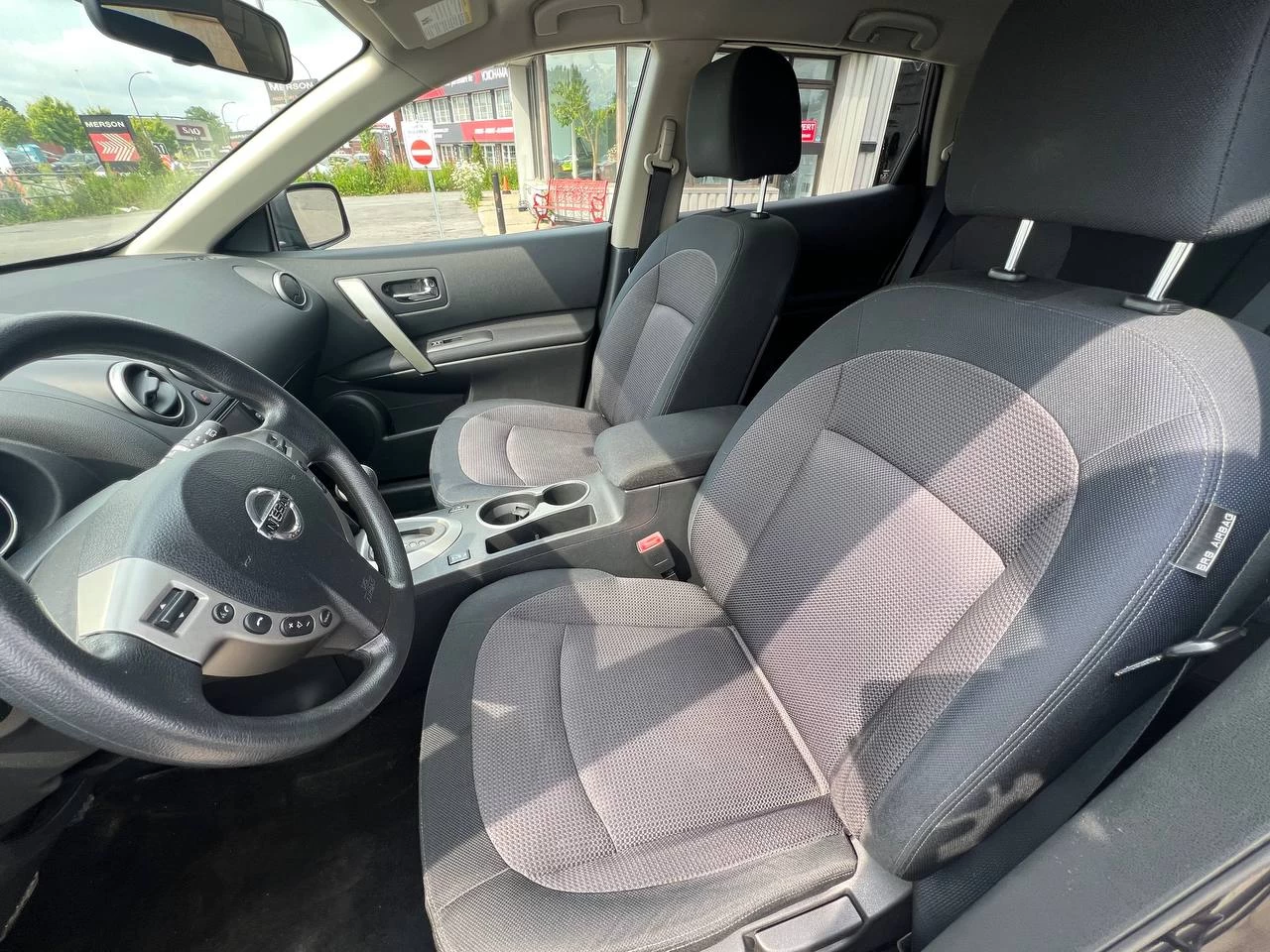 2011 Nissan Rogue SV**AWD**CAMERA DE RECULE**SIEGES CHAUFFNATS**MAGS** Main Image