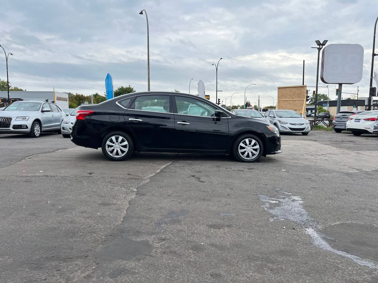 2017 Nissan Sentra S**Jamais accidente** Image principale