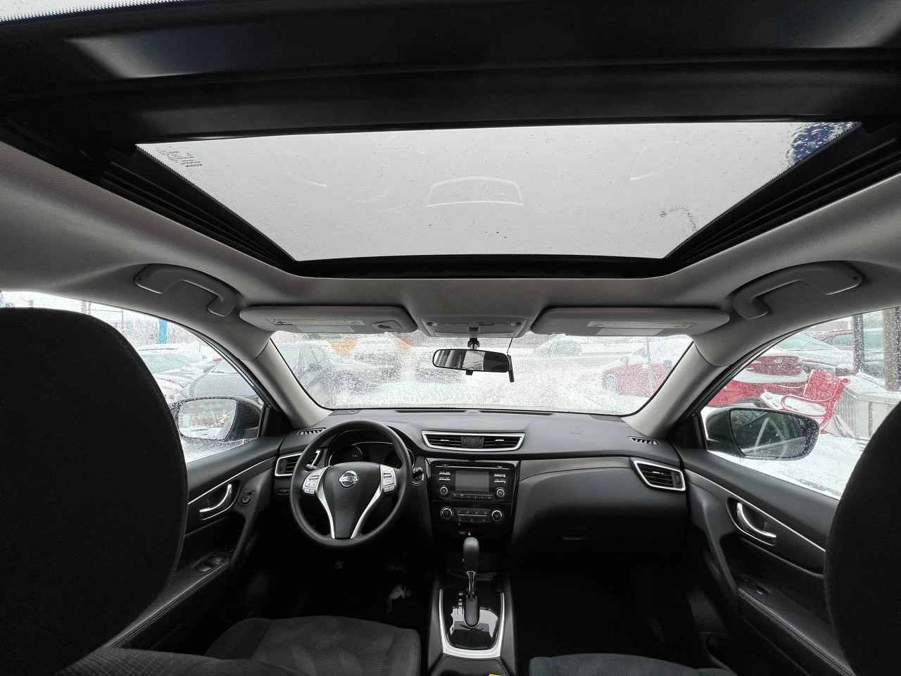 2016 Nissan Rogue SV**AWD**Jamais Accidente**Toit Ouvrant Panoramique**CAMERA DE RECULE**SIEGES CHAUFFNATS**MAGS**Un Proprietaire** Main Image