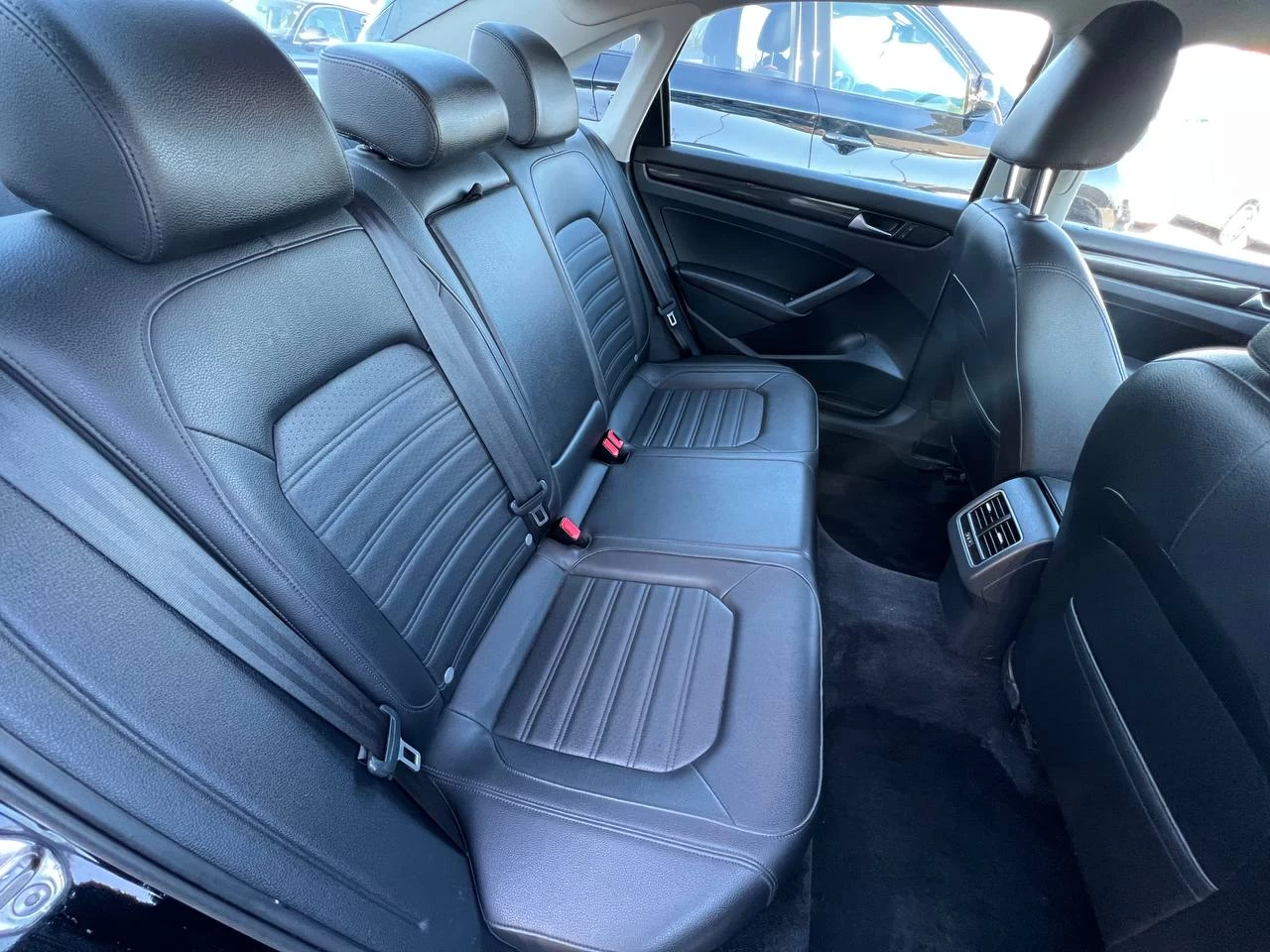 2013 Volkswagen Passat Comfortline**TOIT OUVRANT**MAGS**CUIR**SIEGES CHAUFFANTS** Image principale