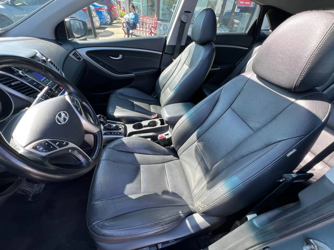2013 Hyundai Elantra GT SE**SAAQ CERTIFIEE**TOIT OUVRANT PANORAMIQUE**Sieges en Cuir**SIEGES CHAUFFNATS**MAGS** Image principale