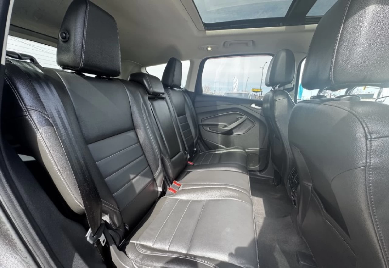 2015 Ford Escape Titanium**AWD**Toit Ouvrant**CamÉra de Recul**SIEGES EN CUIR**Navigation**SIEGES CHAUFFANTS**MAGS** Image principale