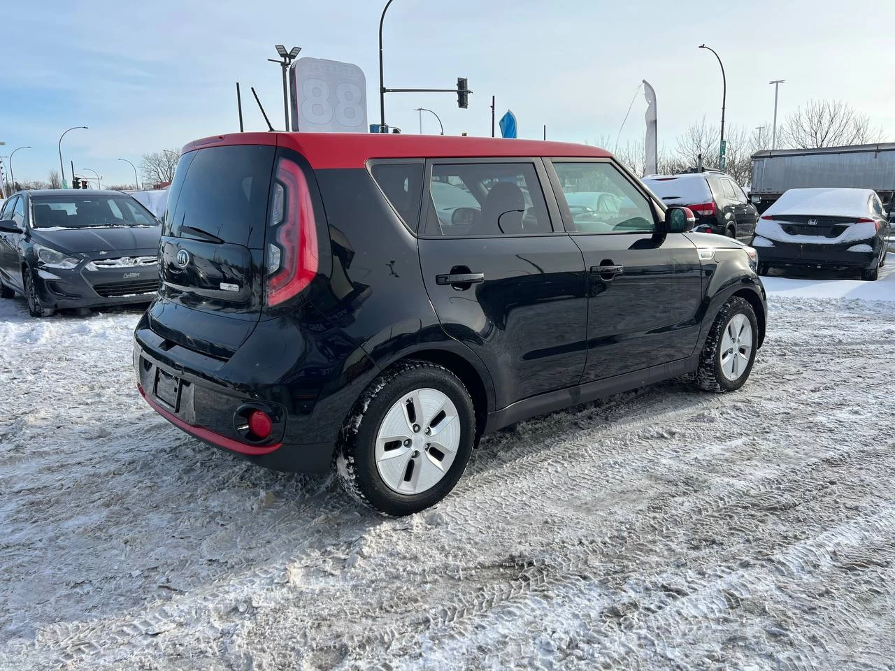 2016 Kia Soul EV Luxury**Jamais Accidentee**NAVIGATION**CUIR**SIEGES CHAUFFANTS AVANT ET ARRIERE**SIEGES FROIDS**VOLANT CHAUFFANT**MAGS** Main Image