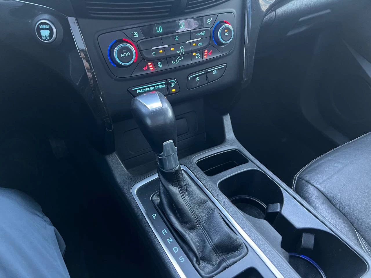 2017 Ford Escape Titanium**AWD**JAMAIS ACCIDENTEE**SAAQ CERTIFIEE**Toit Ouvrant Panoramique**ANGLE MORT**CamÉra de Recul**SIEGES EN CUIR**Navigation**SIEGES CHAUFFANTS**VOLANT CHAUFFANT**dÉmarrage À distance**MAGS** Image principale