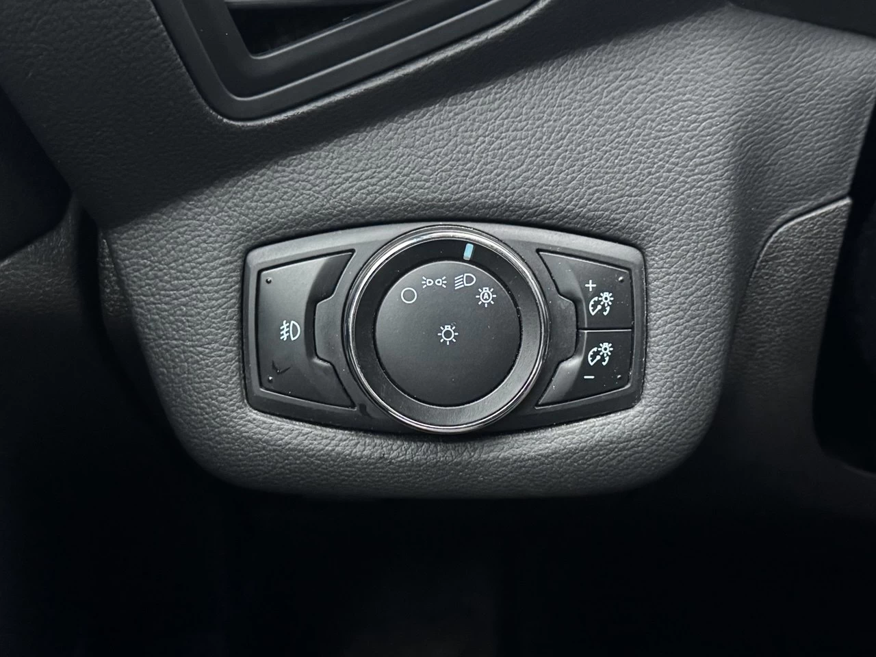 2014 Ford Escape SE**AWD**Jamais Accidente**CAMERA DE RECULE**SIEGES CHAUFFNATS**Financement 1Ère, 2e et 3e chance !! 100% ApprouvÉ Main Image