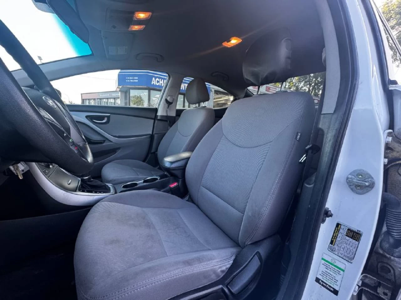 2014 Hyundai Elantra GL**SAAQ CERTIFIEE**SIEGES CHAUFFNATS**BLUETOOTH**BAS KILOMETRAGE** Image principale