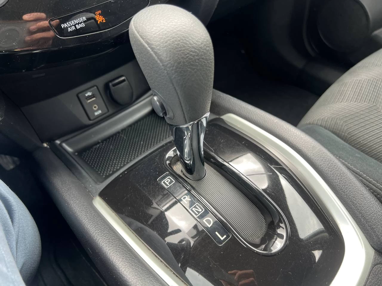 2015 Nissan Rogue SV**Jamais accidentÉ**CAMERA DE RECULE**SIEGES CHAUFFNATS** Image principale
