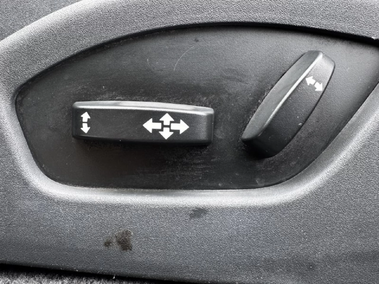 2009 Volvo XC70 3.2L**AWD**TOIT OUVRANT**SIEGES CHAUFFNATS**CUIR**PUSH TO STRAT** Main Image