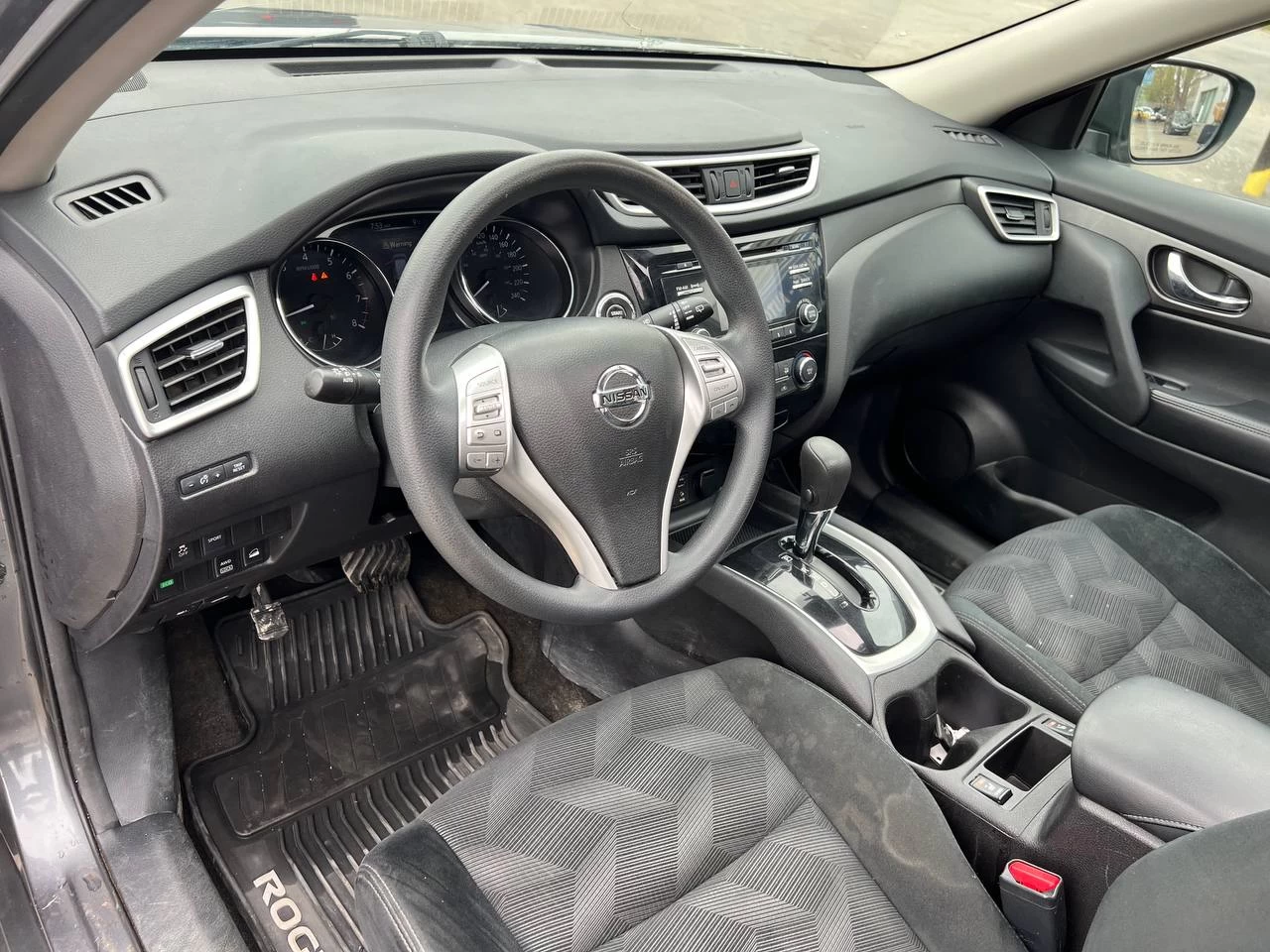 2015 Nissan Rogue SV**AWD**CERTIFIÉ Par la SAAQ**TOIT PANORAMIQUE**CAMERA DE RECULE**SIEGES CHAUFFANTS** Image principale