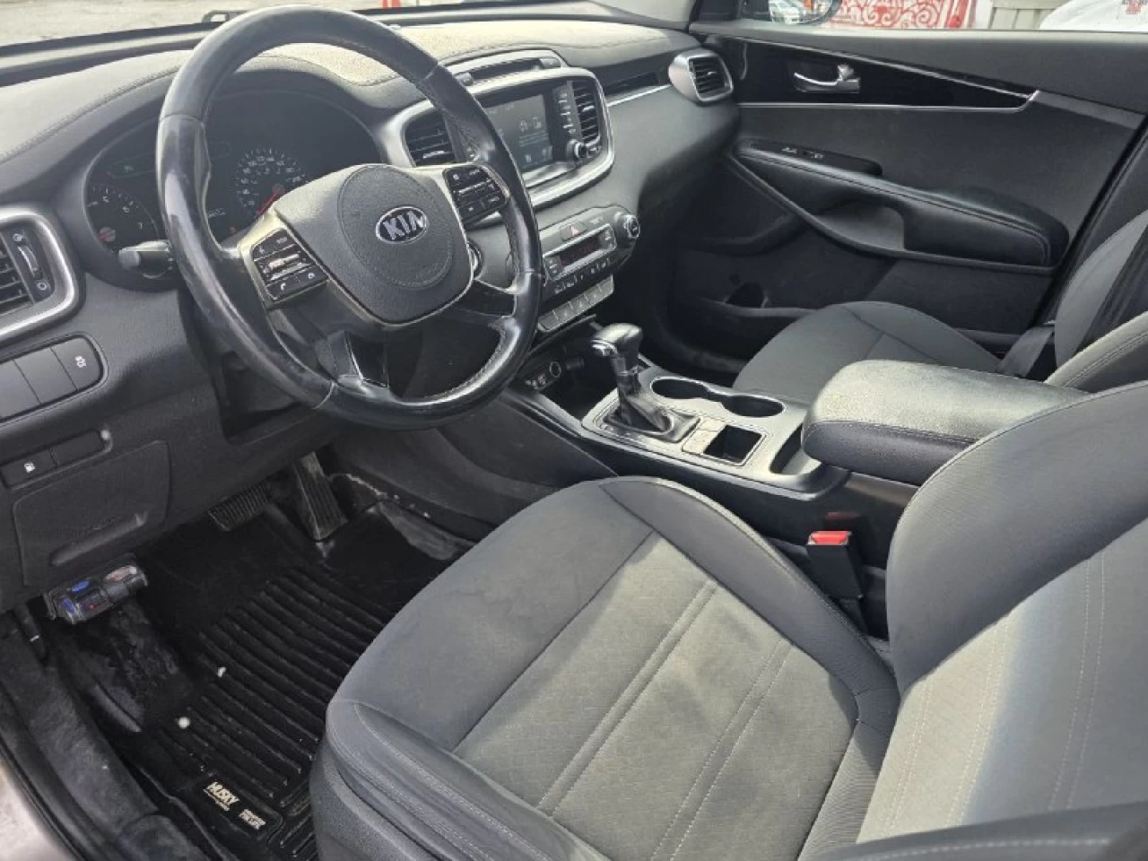 2019 Kia Sorento **LX**7 PASSAGERS**AWD**CAMERA DE RECUL**SIEGES CHAUFFANTS**MAGS**EN SPECIAL** Image principale