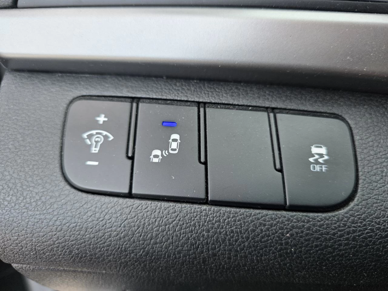 2018 Hyundai Elantra **GL**CAMERA DE RECUL**ANGLE MORT**SIEGES CHAUFFANTS**MAGS**Financement 1Ère, 2e et 3e chance !!! 100% ApprouvÉ !! Image principale