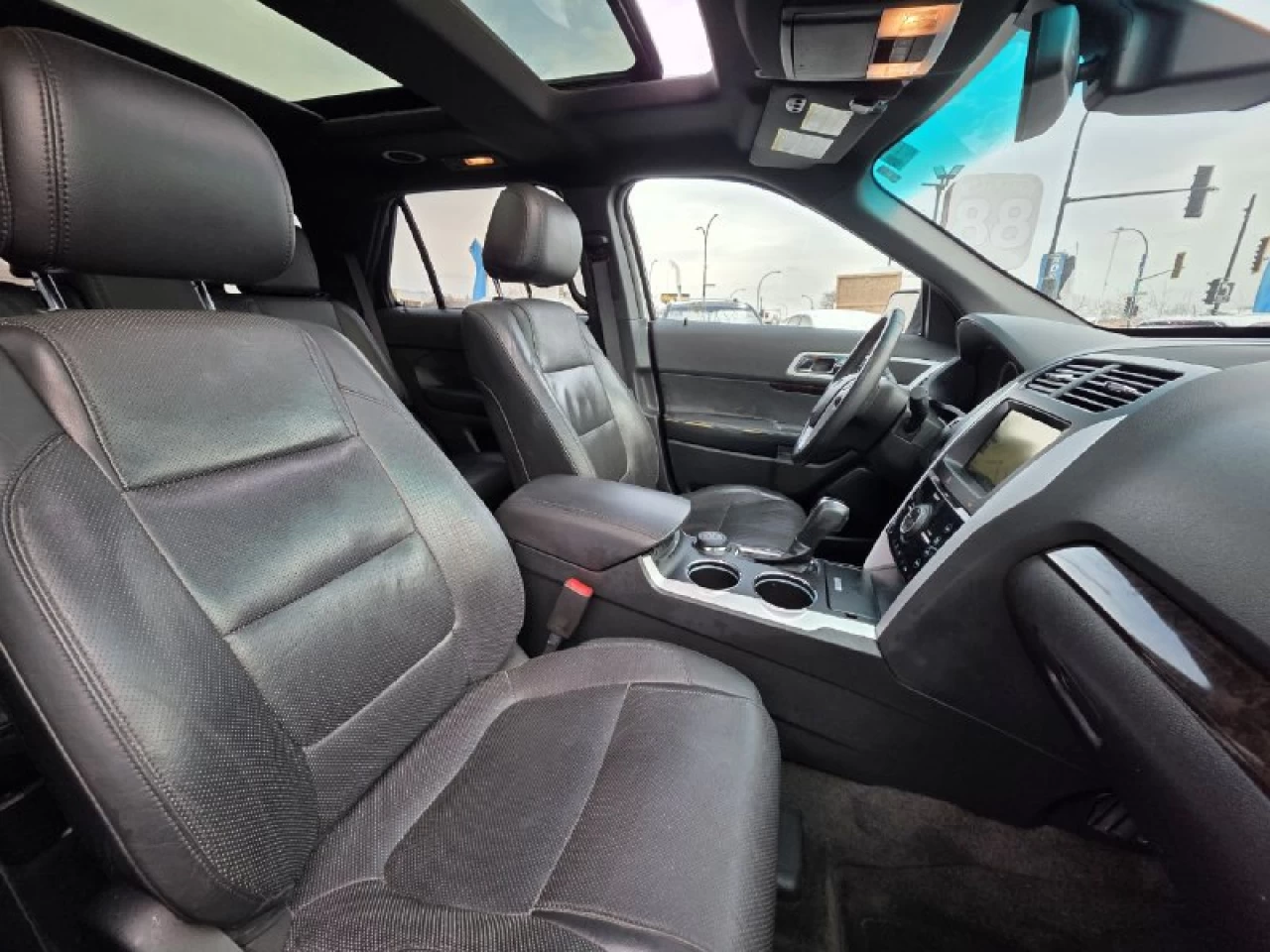 2014 Ford Explorer **LIMITEE**JAMAIS ACCIDENTEE**NAVI**7 PASSAGERS**CUIR**TOIT PANO**CAMERA DE RECUL**MAGS**TOUTE EQUIPEE** Image principale