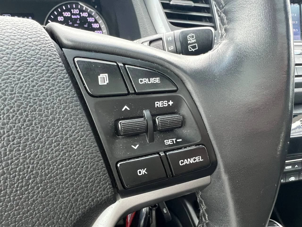2017 Hyundai Tucson SE**Jamais Accidentee**SAAQ Certifie**TOIT OUVRANT PANORAMIQUE**SIEGE EN CUIR**CAMERA DE RECUL**SIEGES CHAUFFNATS AVANT ET ARRIERE**Volant Chauffant**Alerte d'angle Mort**MAGS** Image principale