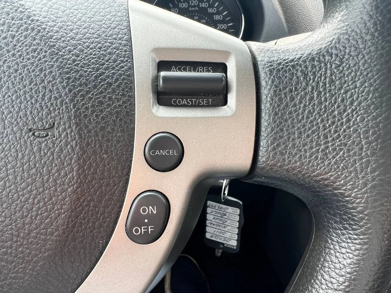 2011 Nissan Rogue SV**AWD**CAMERA DE RECULE**SIEGES CHAUFFNATS**MAGS** Main Image