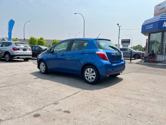 Toyota Yaris LE**Un Propriétaire**Jamais accidente **BAS KILOMETRAGE** 2012