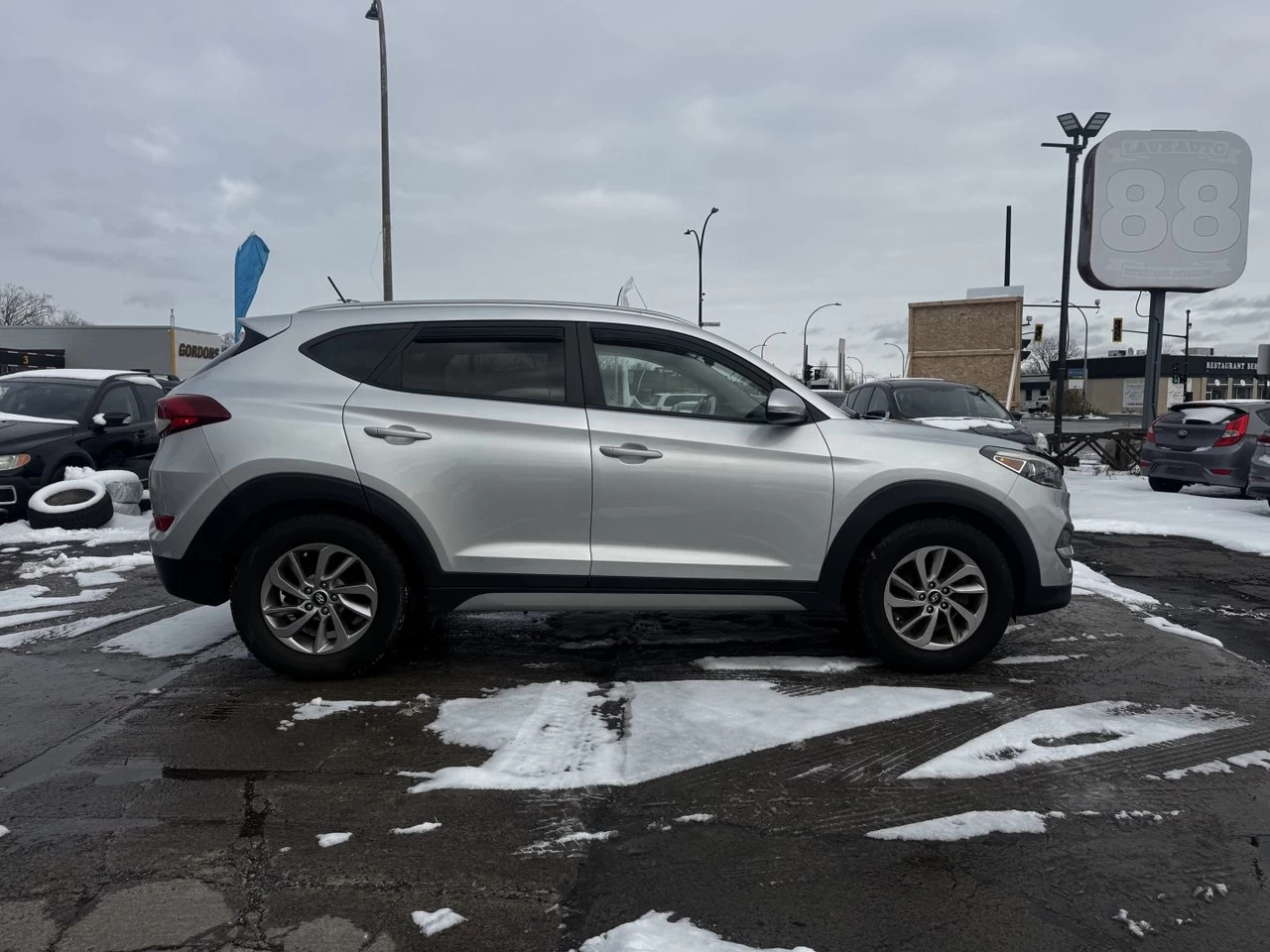 2017 Hyundai Tucson Premium**AWD**SAAQ CERTIFIEE**CamÉra de Recul**Volant Chauffant**SIEGES CHAUFFNATS AVANT ET ARRIERE**ANGLE MORT**MAGS** Main Image
