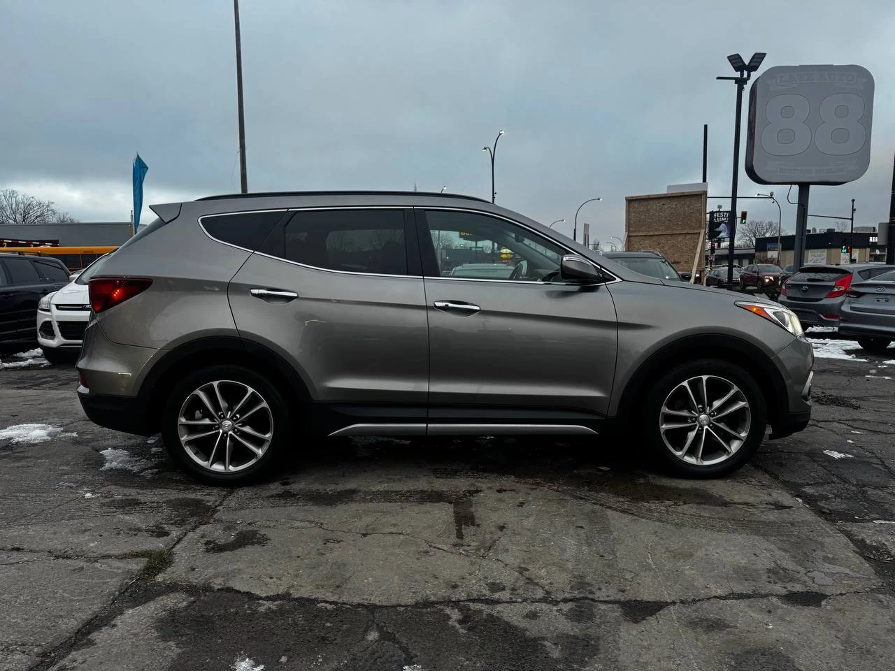 2017 Hyundai Santa Fe Sport Limited**AWD**Jamais Accidente**SAAQ CERTIFIEE**TOIT OUVRANT PANORAMIQUE**SIEGE EN CUIR**CAMERA DE RECUL**SIEGES CHAUFFNATS AVANT ET ARRIERE**Siege Ventile**Volant Chauffant**Navigation**Alerte d'angle Mort**MAGS** Main Image