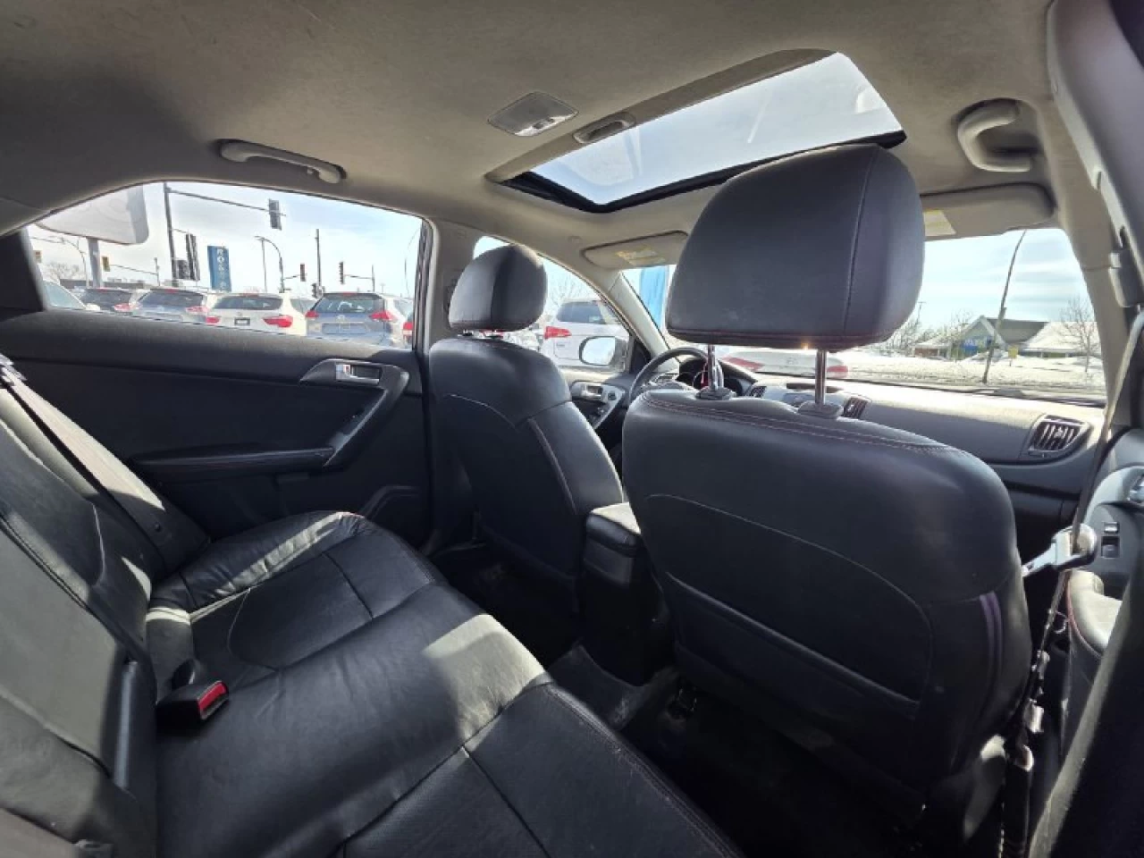 2011 Kia Forte **SX**JAMAIS ACCIDENTEE**CUIR**TOIT OUVRANT**SIEGES CHAUFFANTS**EN SPECIAL Image principale