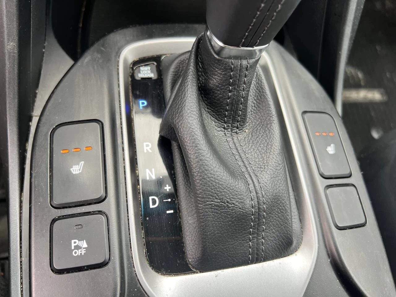 2017 Hyundai Santa Fe Sport SE**AWD**TOIT OUVRANT PANORAMIQUE**SIEGE EN CUIR**CAMERA DE RECUL**SIEGES CHAUFFNATS AVANT ET ARRIERE**Volant Chauffant**Alerte d'angle Mort**MAGS** Main Image