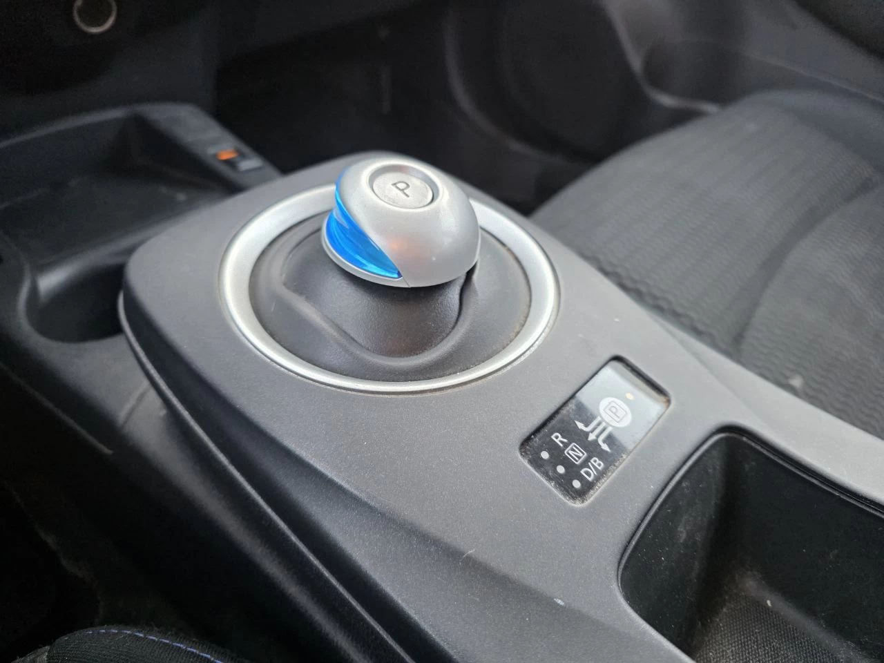 2015 Nissan LEAF SV**JAMAIS ACCIDENTEE**CAMERA DE RECUL**SIEGES CHAUFFANTS** Image principale