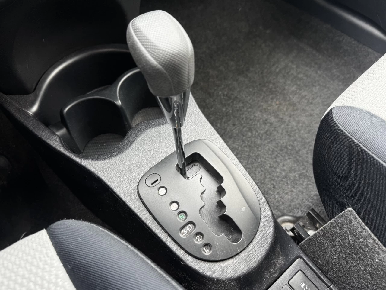 2012 Toyota Yaris LE**BAS KILOMETRAGE** Image principale