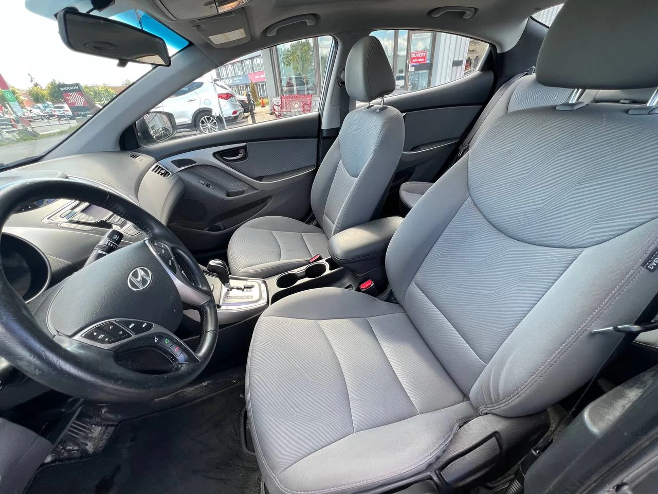 2013 Hyundai Elantra GLS**Jamais accidente**Un PropriÉtaire**Toit Ouvrant**SIEGES CHAUFFANTS**SIEGES CHAUFFANTS ARRIERE**MAGS** Image principale