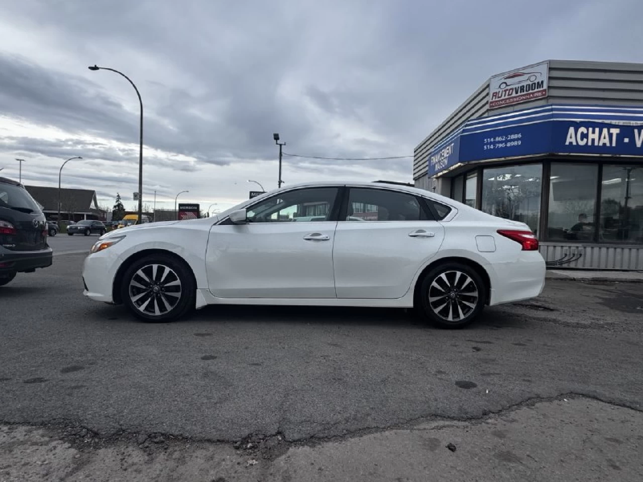 2016 Nissan Altima 2.5**Camera de recul**ALERTE ANGLE MORT**SIEGES CHAUFFANTS**MAGS**PUSH TO START** Image principale