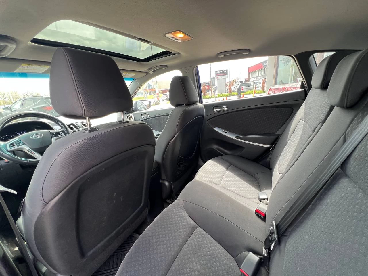2013 Hyundai Accent GLS**Toit Ouvrant**SIEGES CHAUFFANTS**dÉmarreur a distance** Image principale