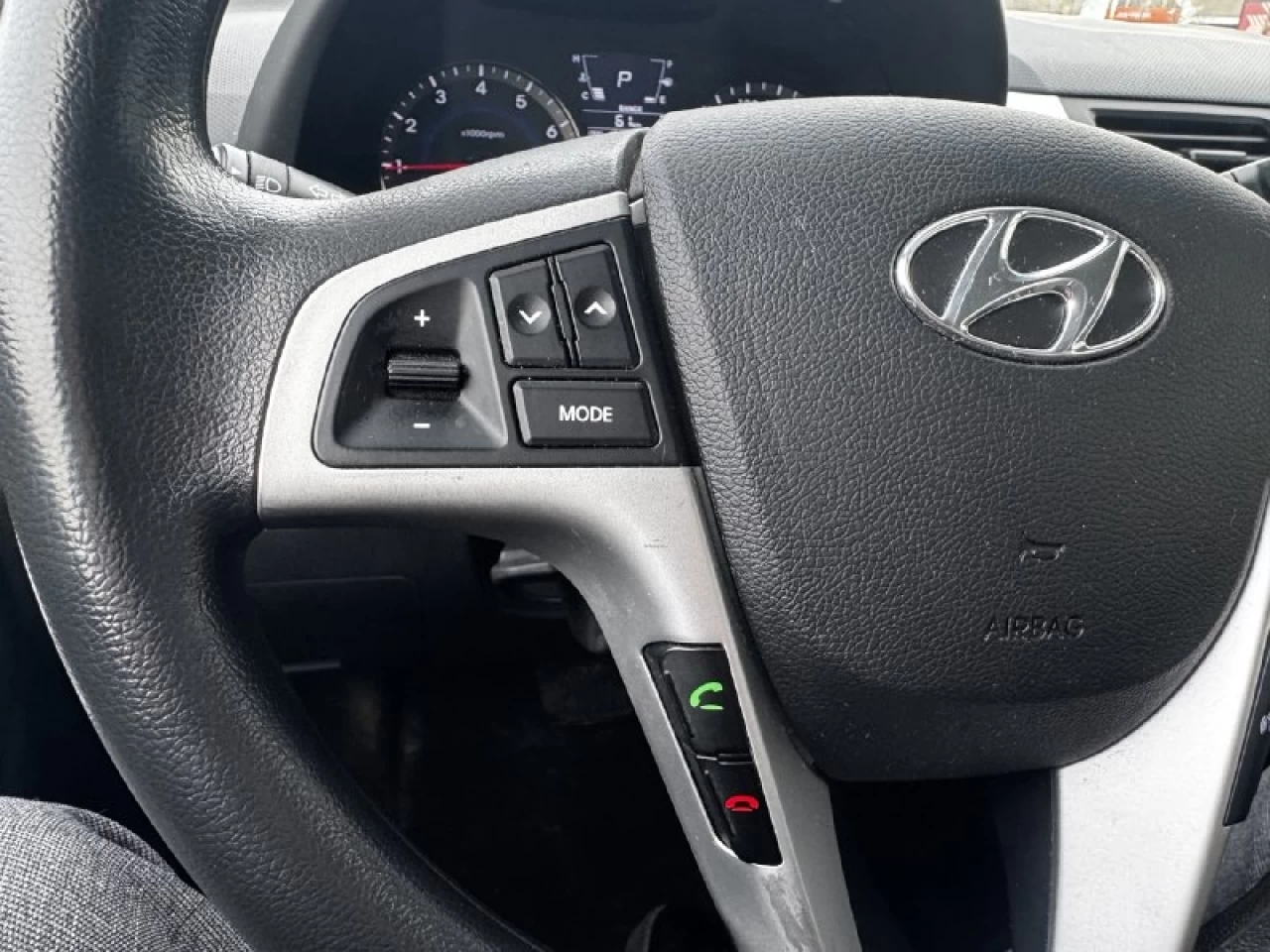 2014 Hyundai Accent GL**TRES BAS KILOMETRAGE**SIEGES CHAUFFNATS**PRIX EN SPECIAL** Image principale