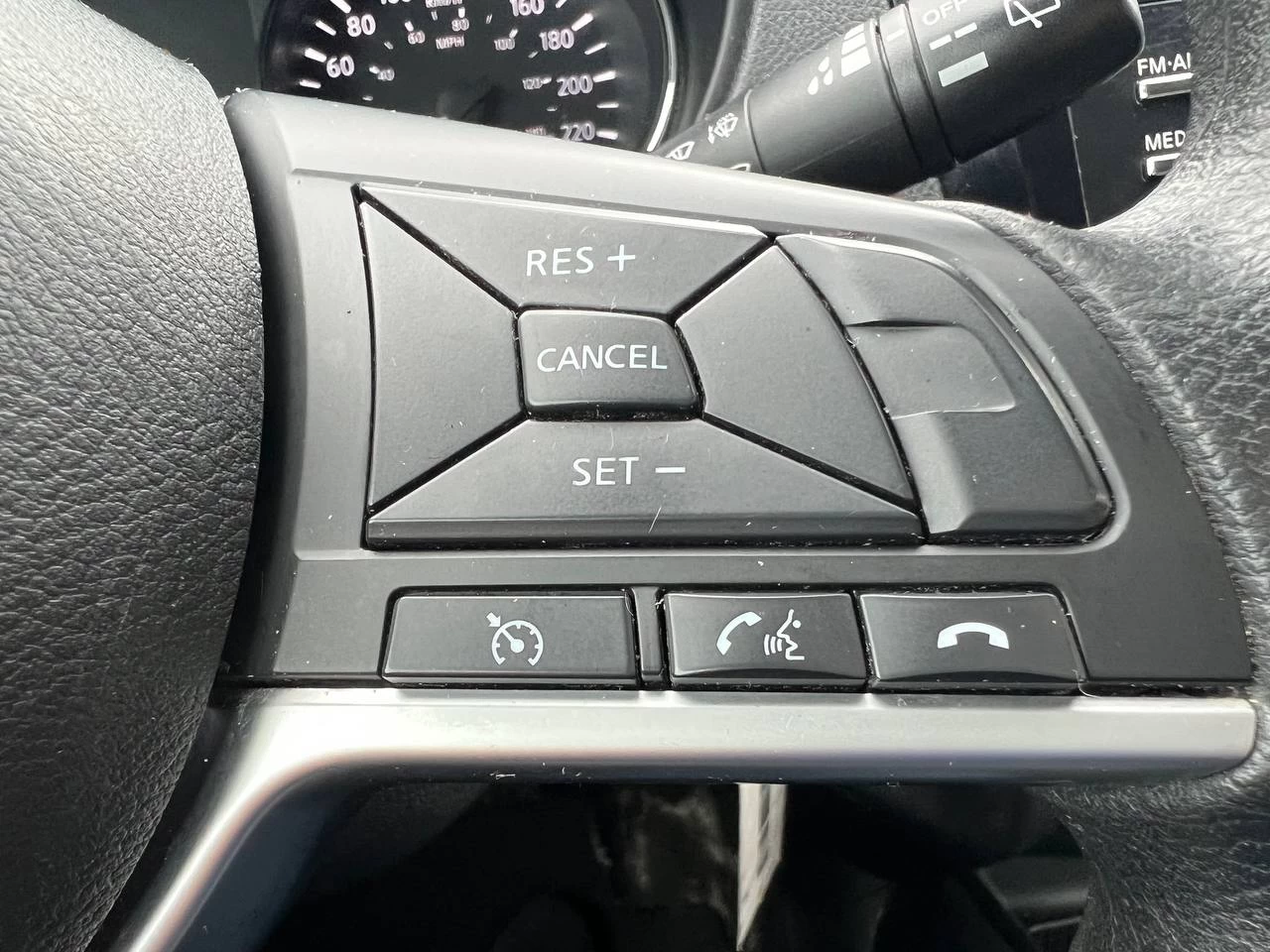 2017 Nissan Rogue SV**Jamais Accidente**CAMERA DE RECULE**SIEGES CHAUFFNATS** Image principale