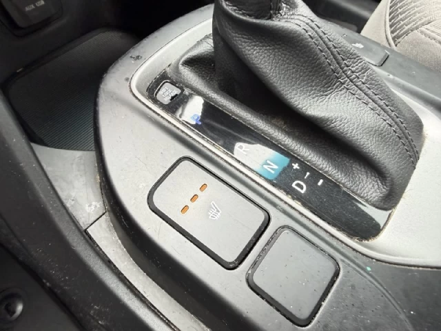Hyundai Santa Fe Sport JAMAIS ACCIDENTEE**SAAQ CERTIFIEE**UNE SEULE PROPRIO**2.4L**SIEGES CHAUFFANTS**MAGS**EN SPECIAL** 2016