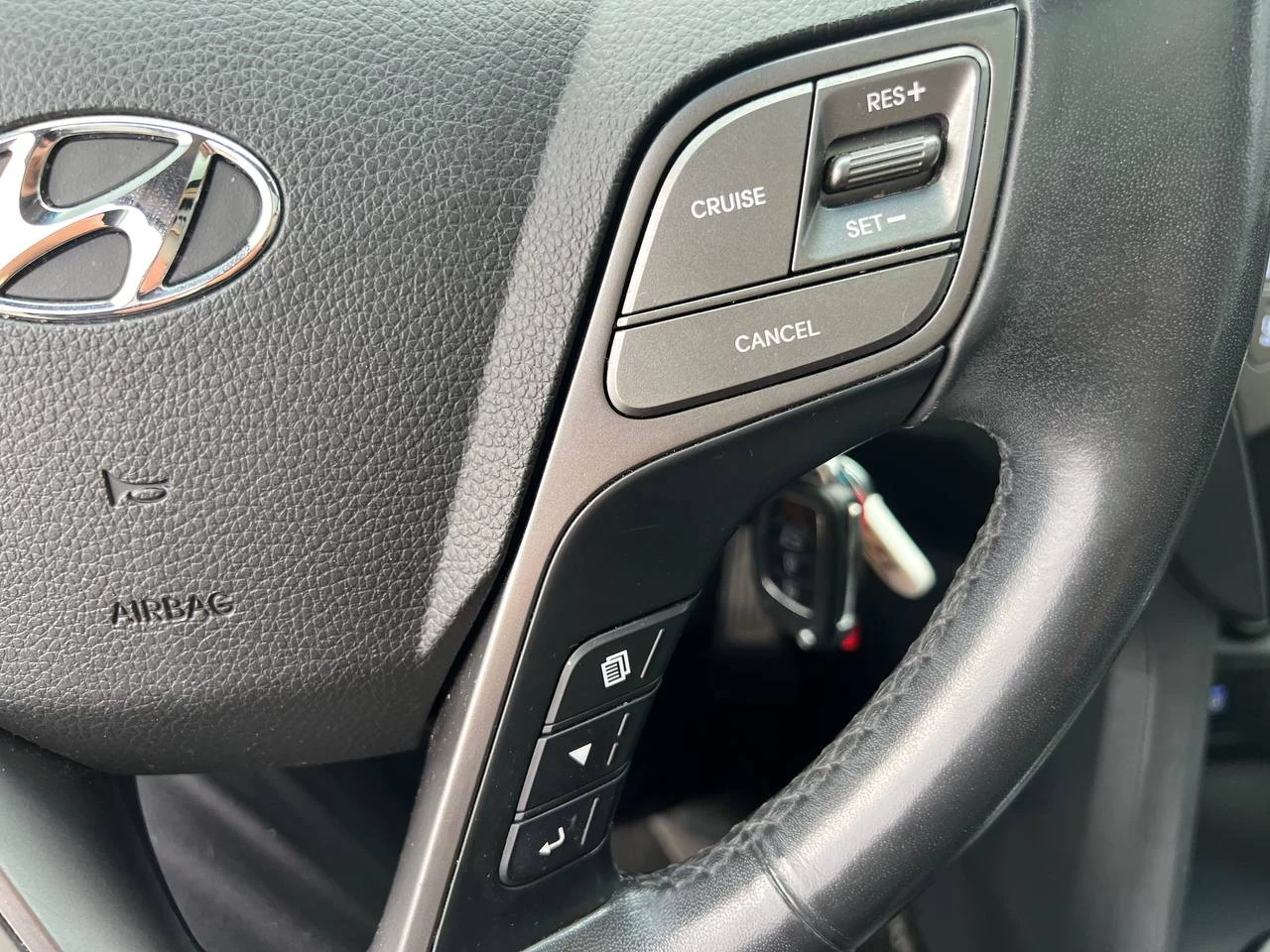 2017 Hyundai Santa Fe Sport SE**AWD**TOIT OUVRANT PANORAMIQUE**SIEGE EN CUIR**CAMERA DE RECUL**SIEGES CHAUFFNATS AVANT ET ARRIERE**Volant Chauffant**Alerte d'angle Mort**MAGS** Main Image