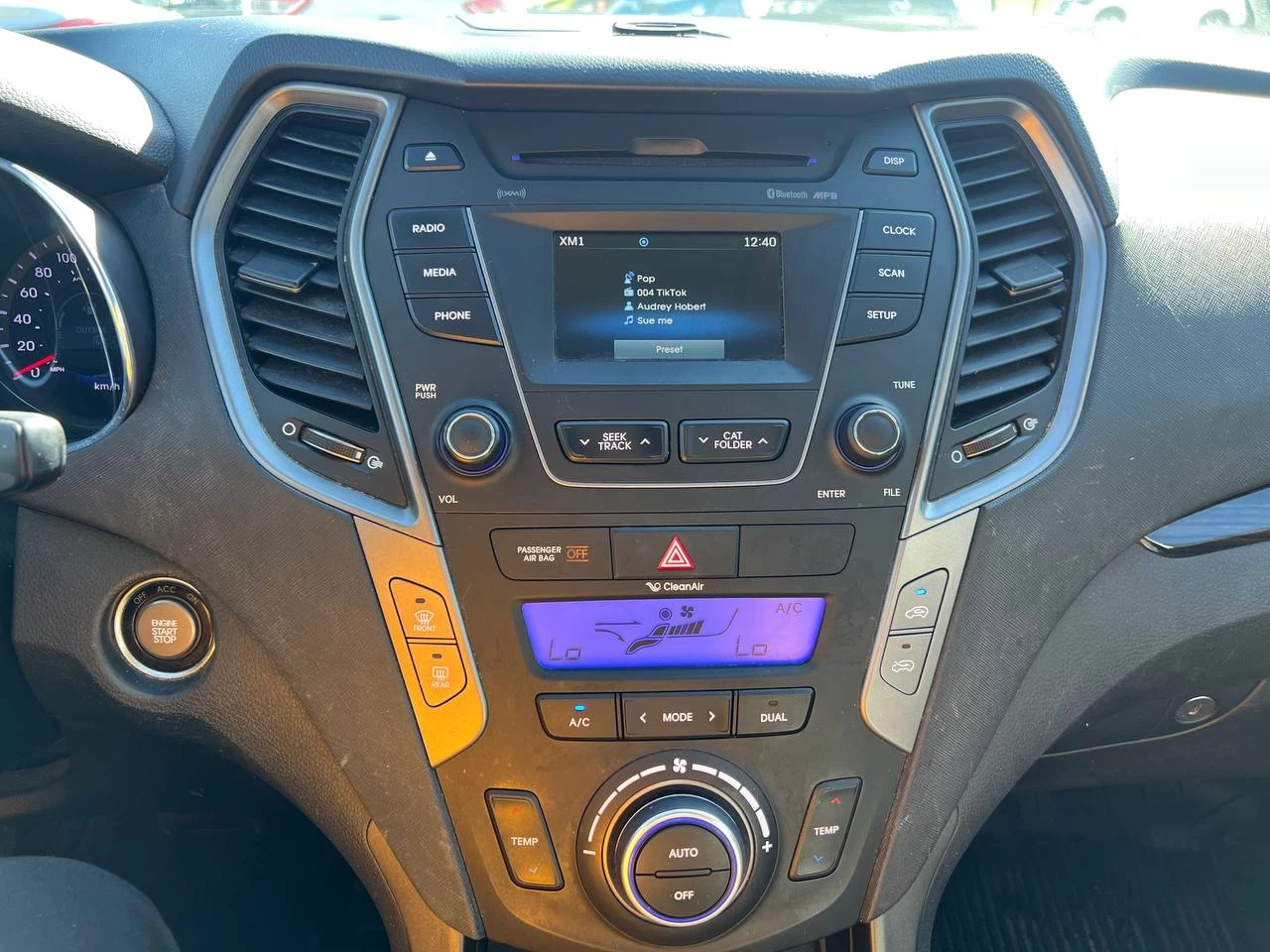 2014 Hyundai Santa Fe Sport SE**AWD**SAAQ CERTIFIEE**TOIT OUVRANT PANORAMIQUE**SIEGE EN CUIR**CAMERA DE RECUL**SIEGES CHAUFFNATS AVANT ET ARRIERE**VOLANT CHAUFFNATS**MAGS** Image principale