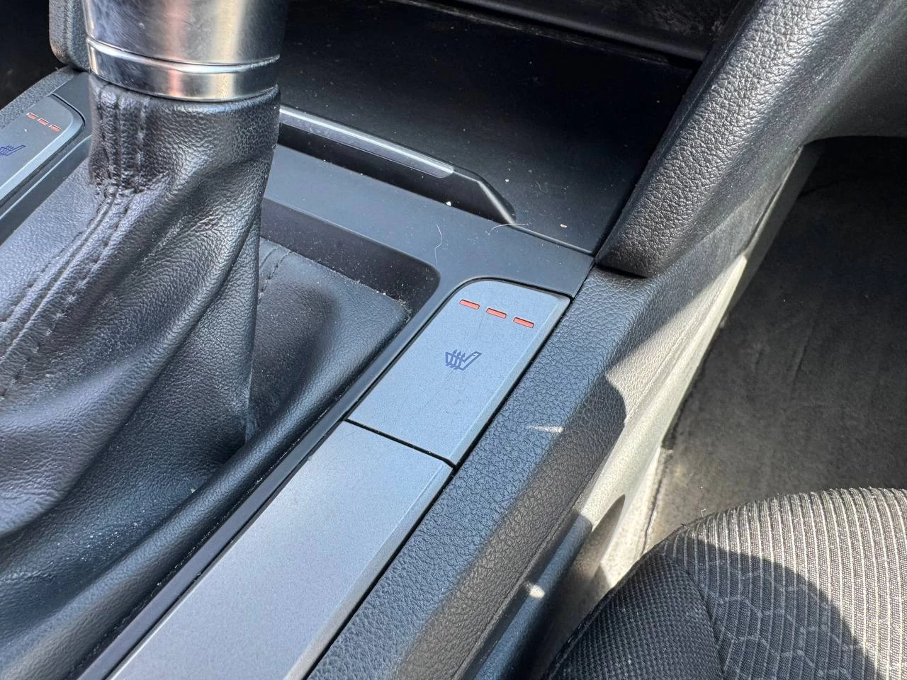 2017 Hyundai Elantra LE **SIÈGES CHAUFFANTS**BLUETOOTH**SELECTEUR DE MODES DE CONDUITE**ÉCONOMIQUE** Financement 1Ère, 2e et 3e chance !! 100% ApprouvÉ Image principale