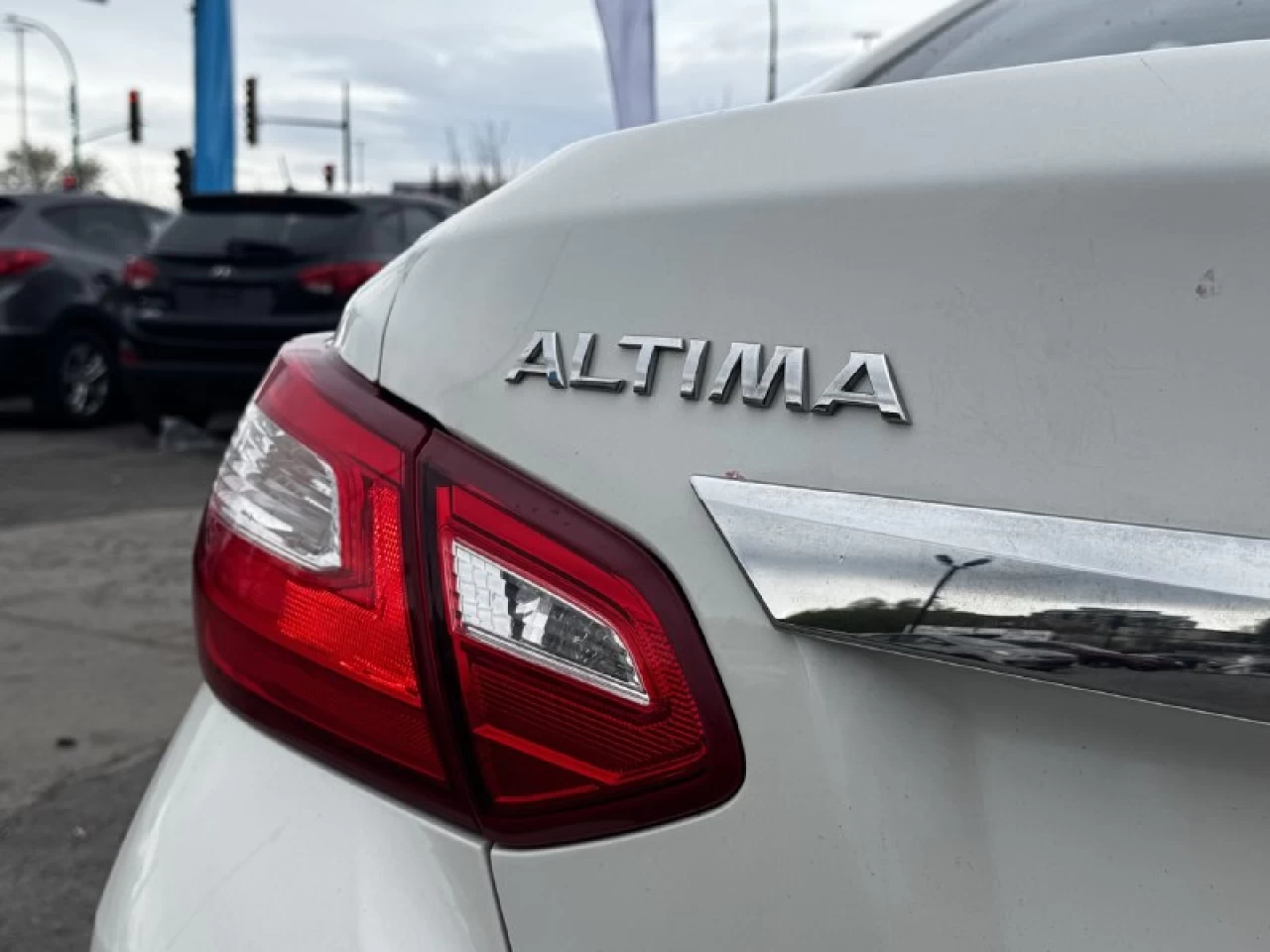 2016 Nissan Altima 2.5**Camera de recul**ALERTE ANGLE MORT**SIEGES CHAUFFANTS**MAGS**PUSH TO START** Image principale