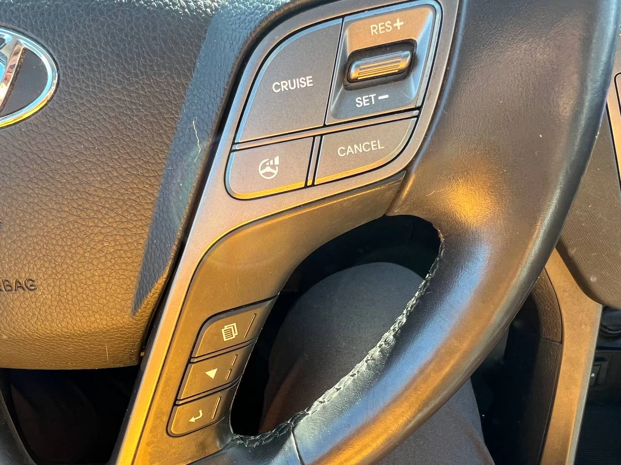2014 Hyundai Santa Fe Sport SE**AWD**SAAQ CERTIFIEE**TOIT OUVRANT PANORAMIQUE**SIEGE EN CUIR**CAMERA DE RECUL**SIEGES CHAUFFNATS AVANT ET ARRIERE**VOLANT CHAUFFNATS**MAGS** Image principale