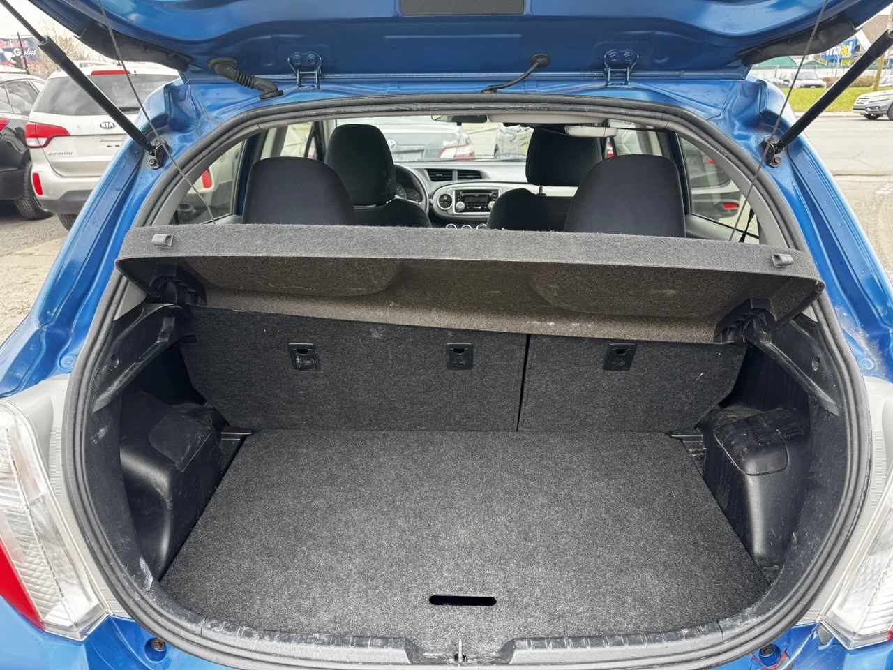 2012 Toyota Yaris LE**BAS KILOMETRAGE** Image principale